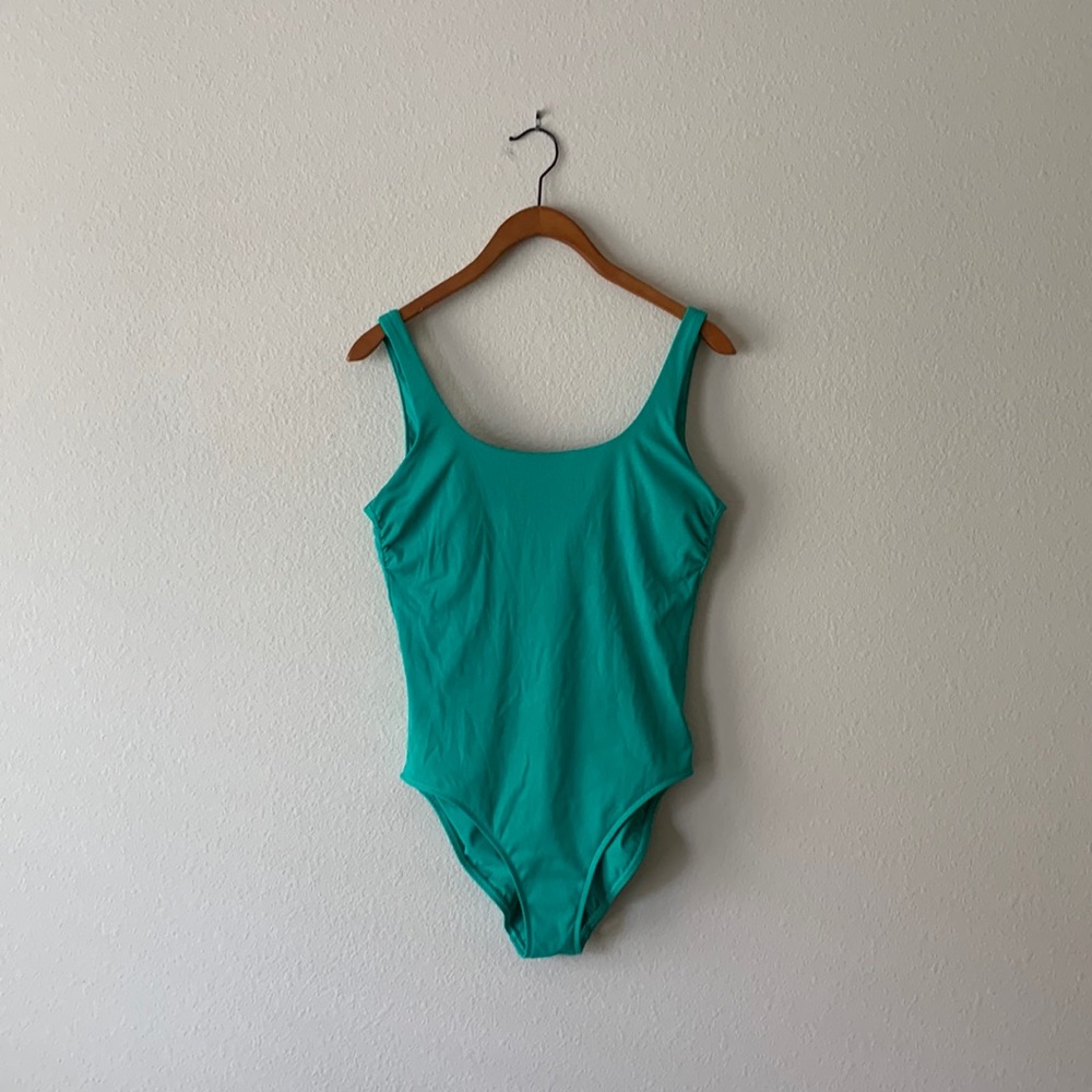 Athleta Cloudbreak Ribbed Scoop Back One Piece